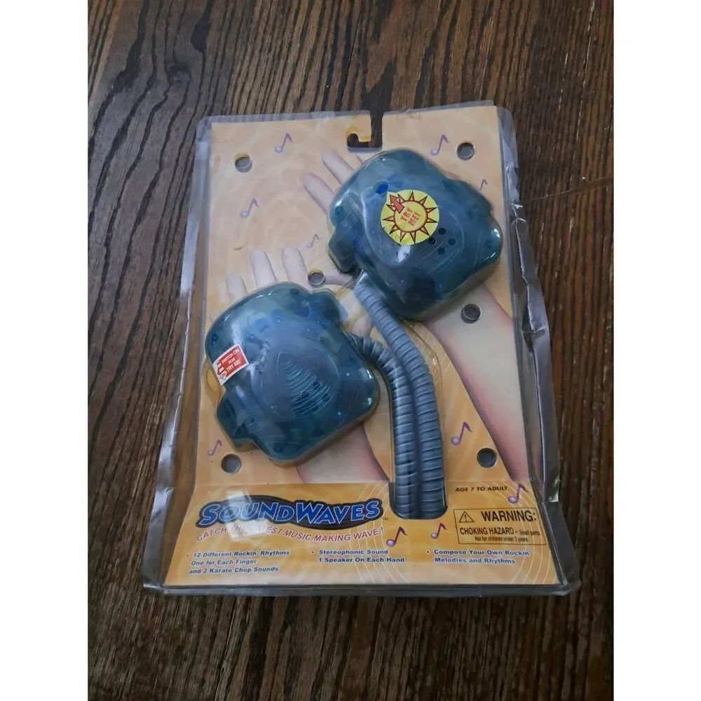 Vintage 2000 SoundWaves Music Glove Toy by TV Toys UNUSED Damaged Package